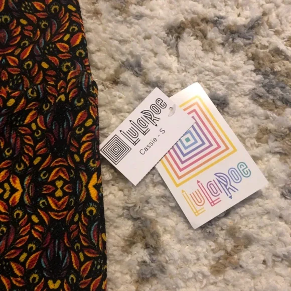 Lularoe Small Cassie pencil skirt - Picture 3 of 4